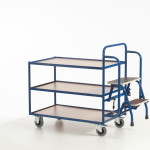 Tischwagen mit 2 Trittstufen (3 Etagen)